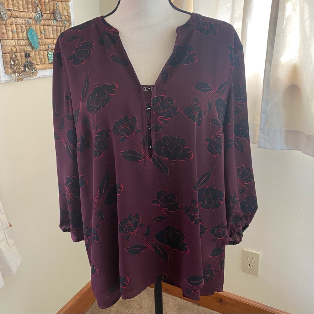 Maurices Burgundy Floral Top W/Metal Clasps- XL